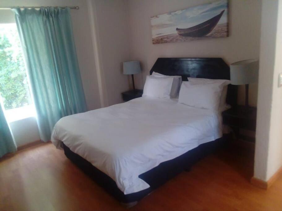 Daisy St -One Bedroom Apartment Johannesburg Luaran gambar