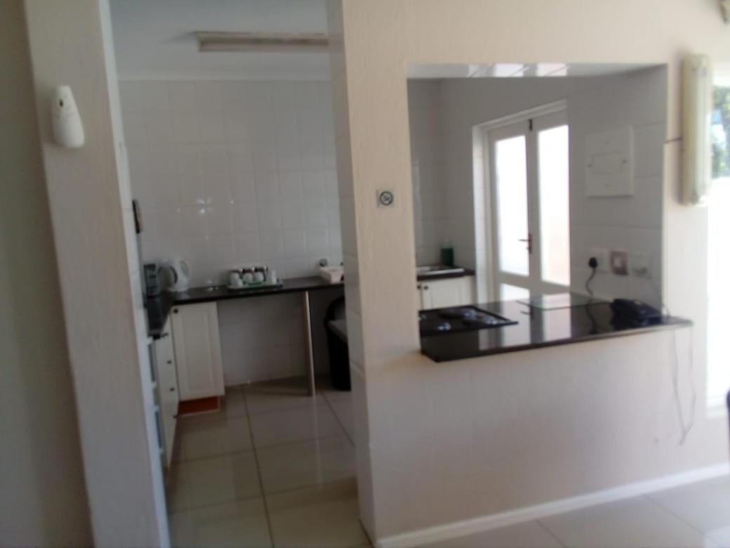 Daisy St -One Bedroom Apartment Johannesburg Luaran gambar